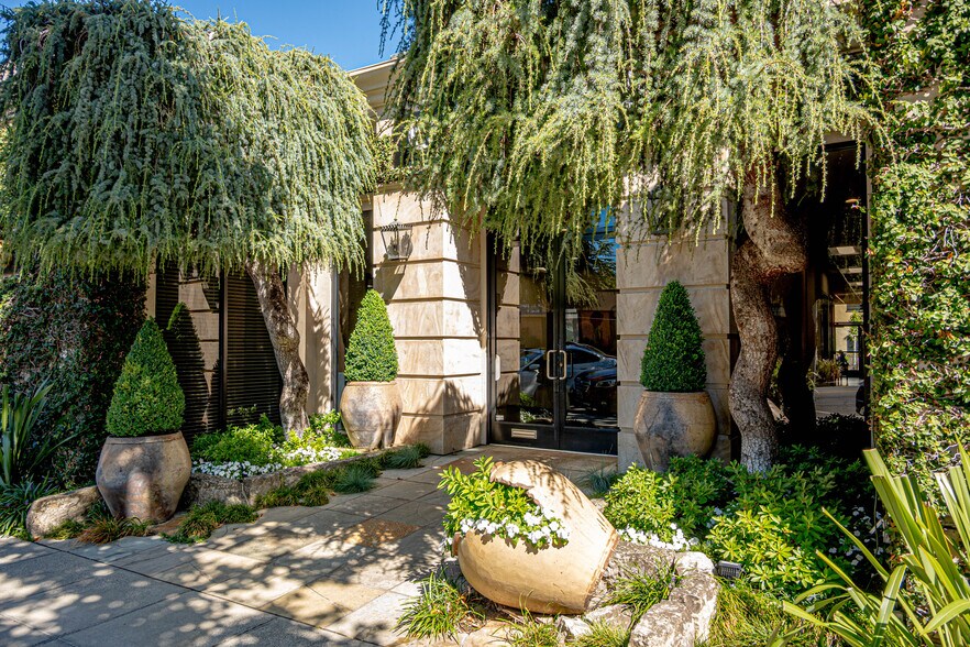 568-578 University Ave, Palo Alto, CA à vendre - Photo de l’immeuble – Image 3 sur 24