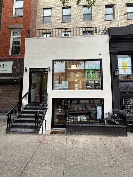 319 Court St, Brooklyn, NY à louer - Photo de l’immeuble – Image 2 sur 11