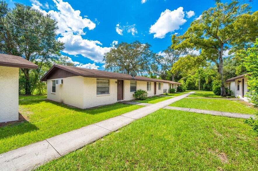 1511 E 140th Ave, Tampa, FL à vendre - Photo principale – Image 1 sur 8