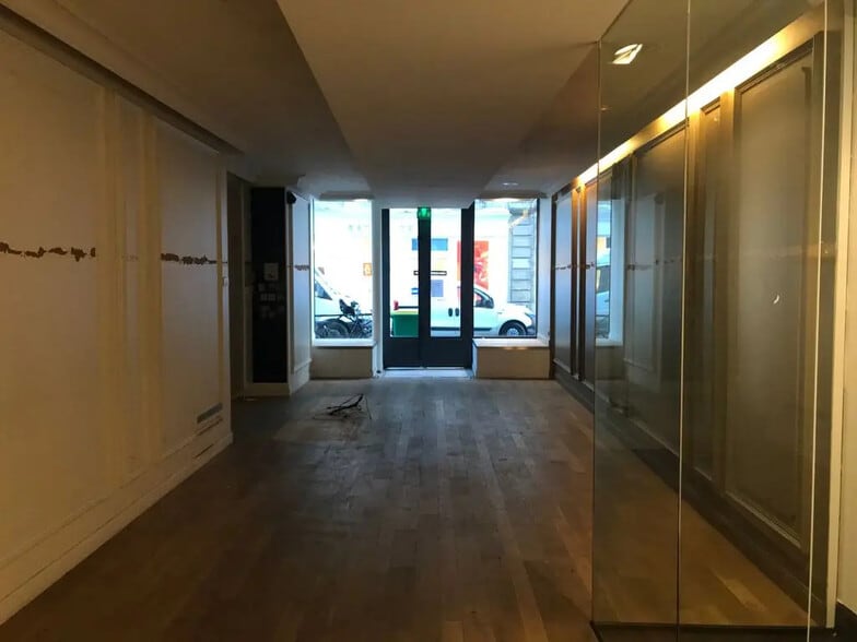 Local commercial dans Paris à louer - Photo intérieure – Image 3 sur 8