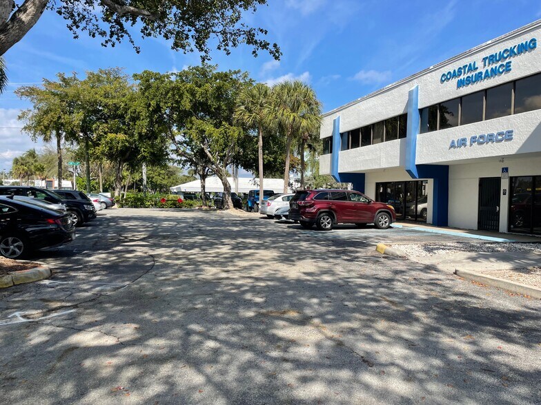 701 SE 6th Ave, Delray Beach, FL à louer - Photo de l’immeuble – Image 3 sur 5