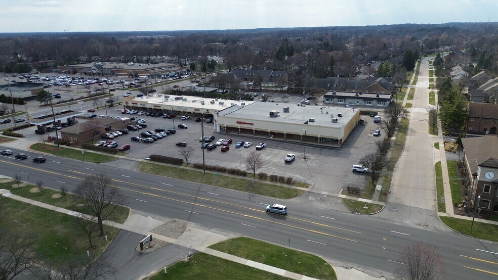 7838 Telegraph Rd, Taylor, MI à vendre - Photo de l’immeuble – Image 2 sur 2