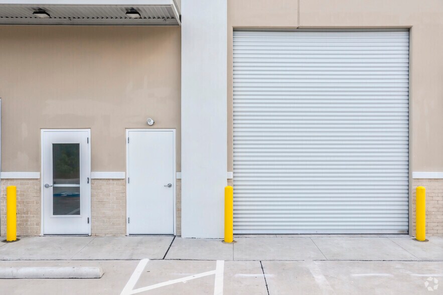 809 W Stephens St, Arlington, TX à louer - Photo de l’immeuble – Image 2 sur 5