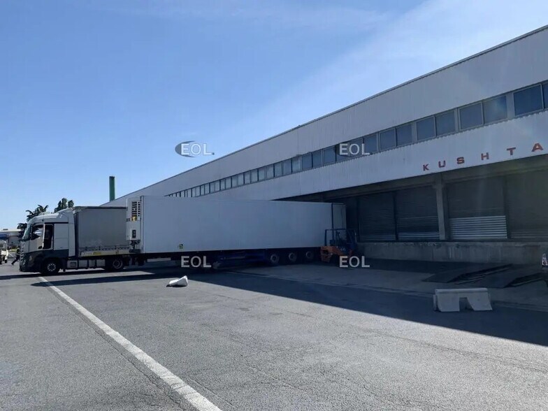 Local d’activités dans Aulnay-sous-Bois à louer - Photo de l’immeuble – Image 3 sur 3