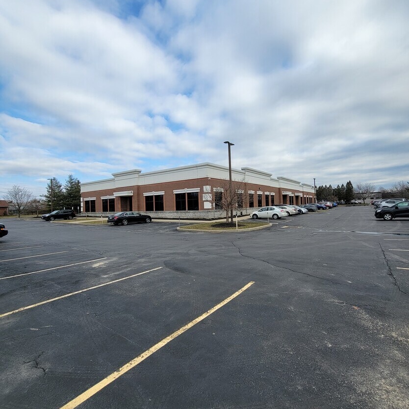 20 Lawrence Bell Dr, Williamsville, NY à louer Photo principale– Image 1 sur 18