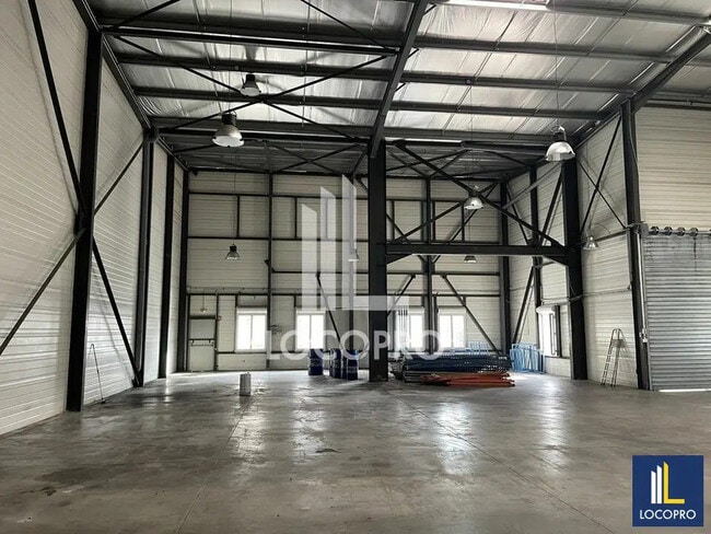 Plus de détails pour Industriel/Logistique à louer