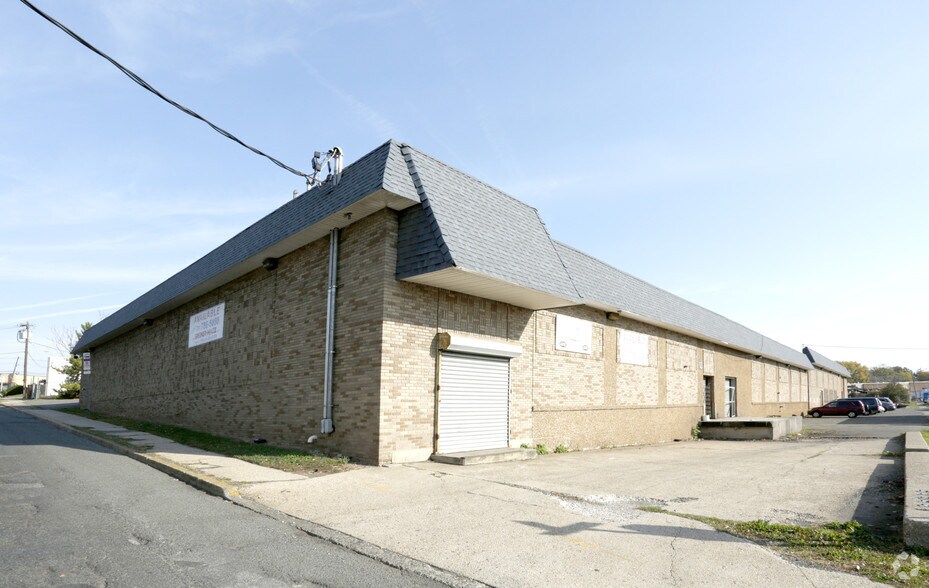 475 Bloy St, Hillside, NJ à vendre - Photo principale – Image 1 sur 8