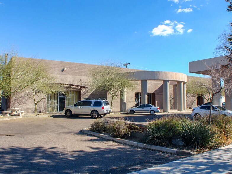 8801 N Central Ave, Phoenix, AZ à louer - Photo de l’immeuble – Image 2 sur 7