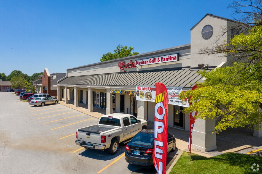 6004-6032 S Sheridan Rd, Tulsa, OK à louer - Photo de l’immeuble – Image 1 sur 7