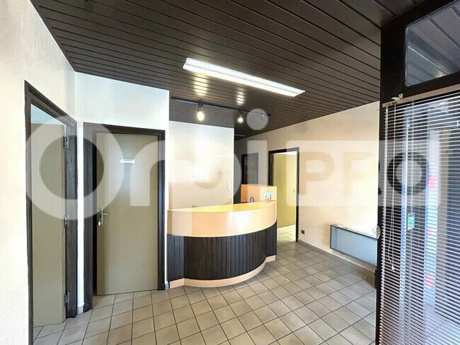 Plus de détails pour Local commercial à vendre