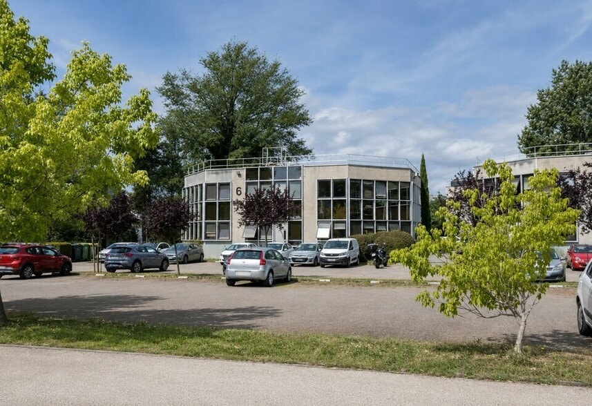 8 avenue de chavailles, Bruges à louer - Photo de l’immeuble – Image 1 sur 9
