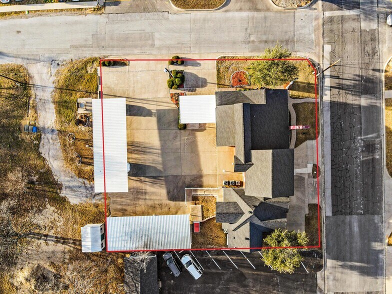 145 NW Ellison St, Burleson, TX à vendre - Photo de l’immeuble – Image 3 sur 23