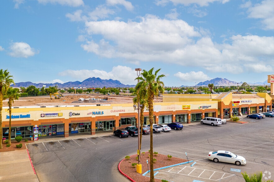 724 S Boulder Hwy, Henderson, NV à louer - Photo de l’immeuble – Image 3 sur 8