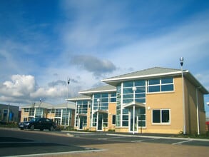 Pullan Way, Morley à louer Photo de l’immeuble– Image 1 sur 5