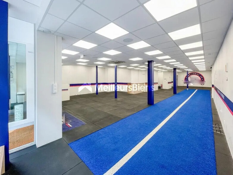 Local commercial dans Paris à louer - Photo de l’immeuble – Image 2 sur 25