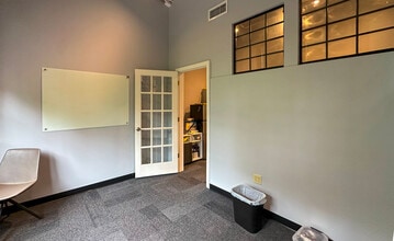 31 Hayward St, Franklin, MA à louer Photo intérieure– Image 2 sur 5