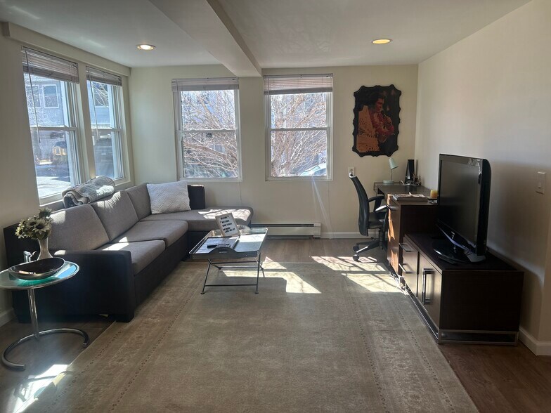 17 Blair St, Milford, CT à vendre - Photo de l’immeuble – Image 2 sur 9