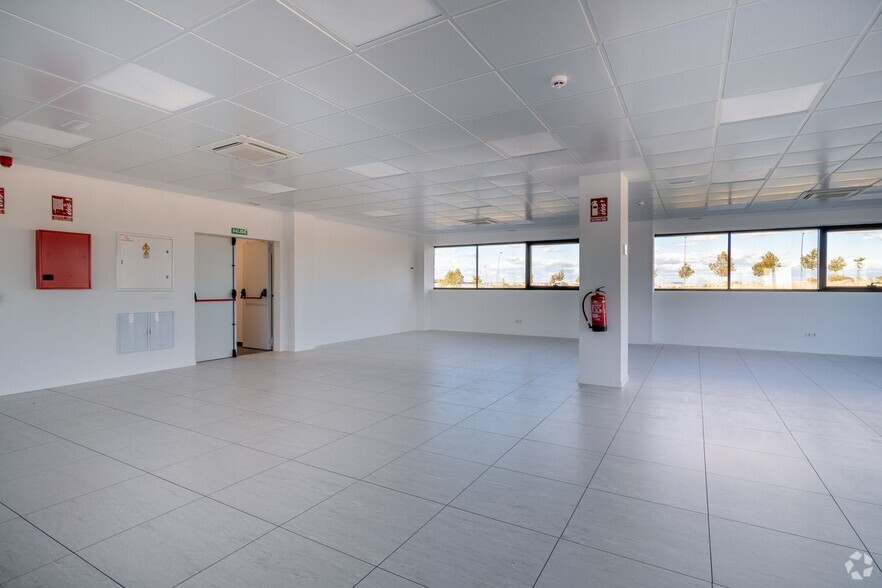 Calle Rosalind Franklin, 58, Getafe, Madrid à louer - Photo de l’immeuble – Image 3 sur 22