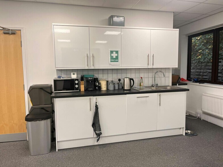 Asheridge Rd, Chesham à louer - Photo de l’immeuble – Image 2 sur 23