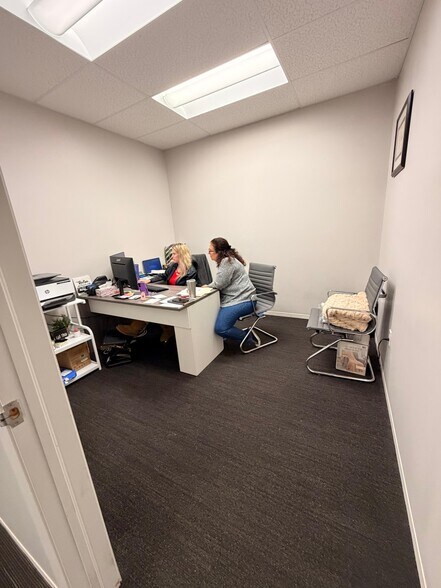 7351 Wiles Rd, Coral Springs, FL à louer - Photo de l’immeuble – Image 3 sur 14