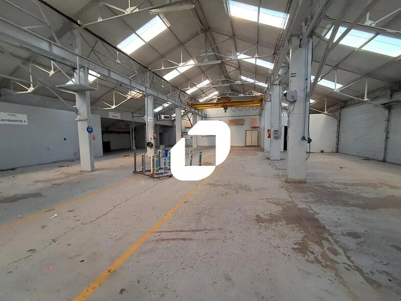 Local d’activités dans Saint-André-lez-Lille à louer - Photo de l’immeuble – Image 3 sur 5