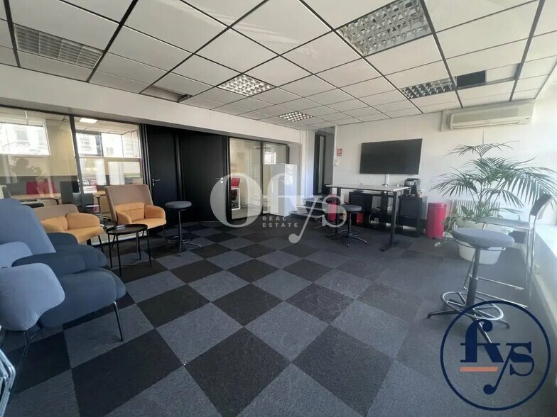 Bureau dans Lyon à louer - Photo de l’immeuble – Image 1 sur 7
