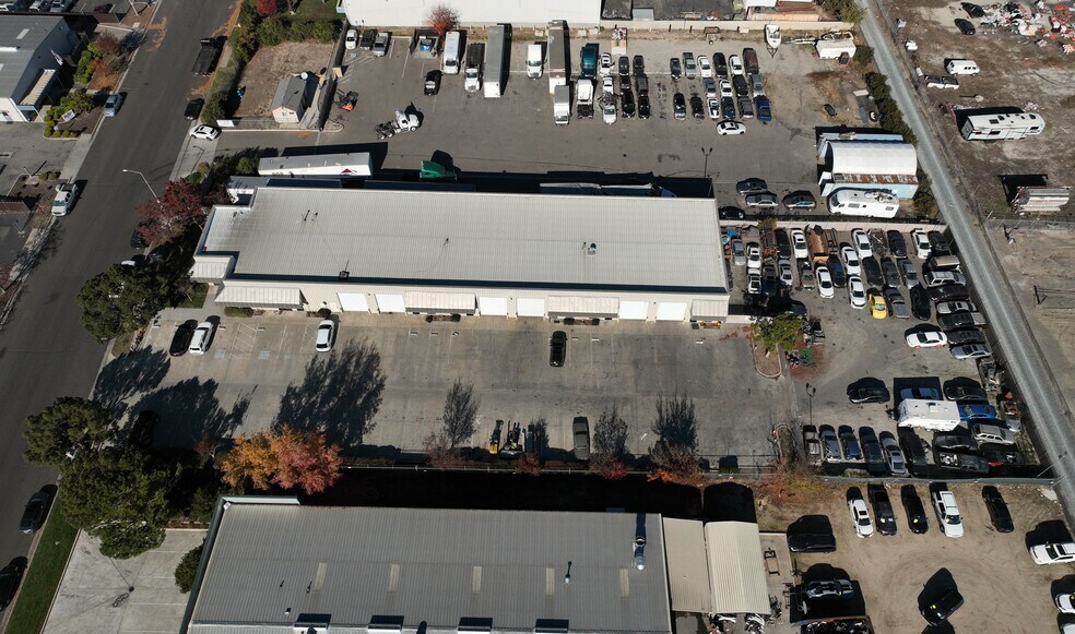 17860 Ideal Parkway, Manteca, CA à vendre - Photo de l’immeuble – Image 2 sur 11