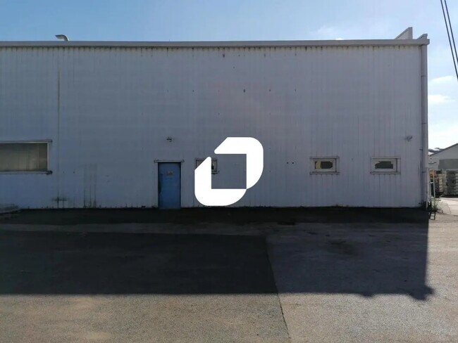 Plus de détails pour 14 Route Nationale, Belleville-en-Beaujolais - Bureau, Local d'activités à louer