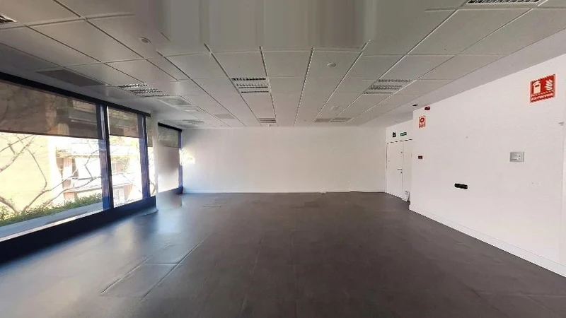 Bureau dans Badalona, Barcelona à vendre Photo intérieure– Image 1 sur 9