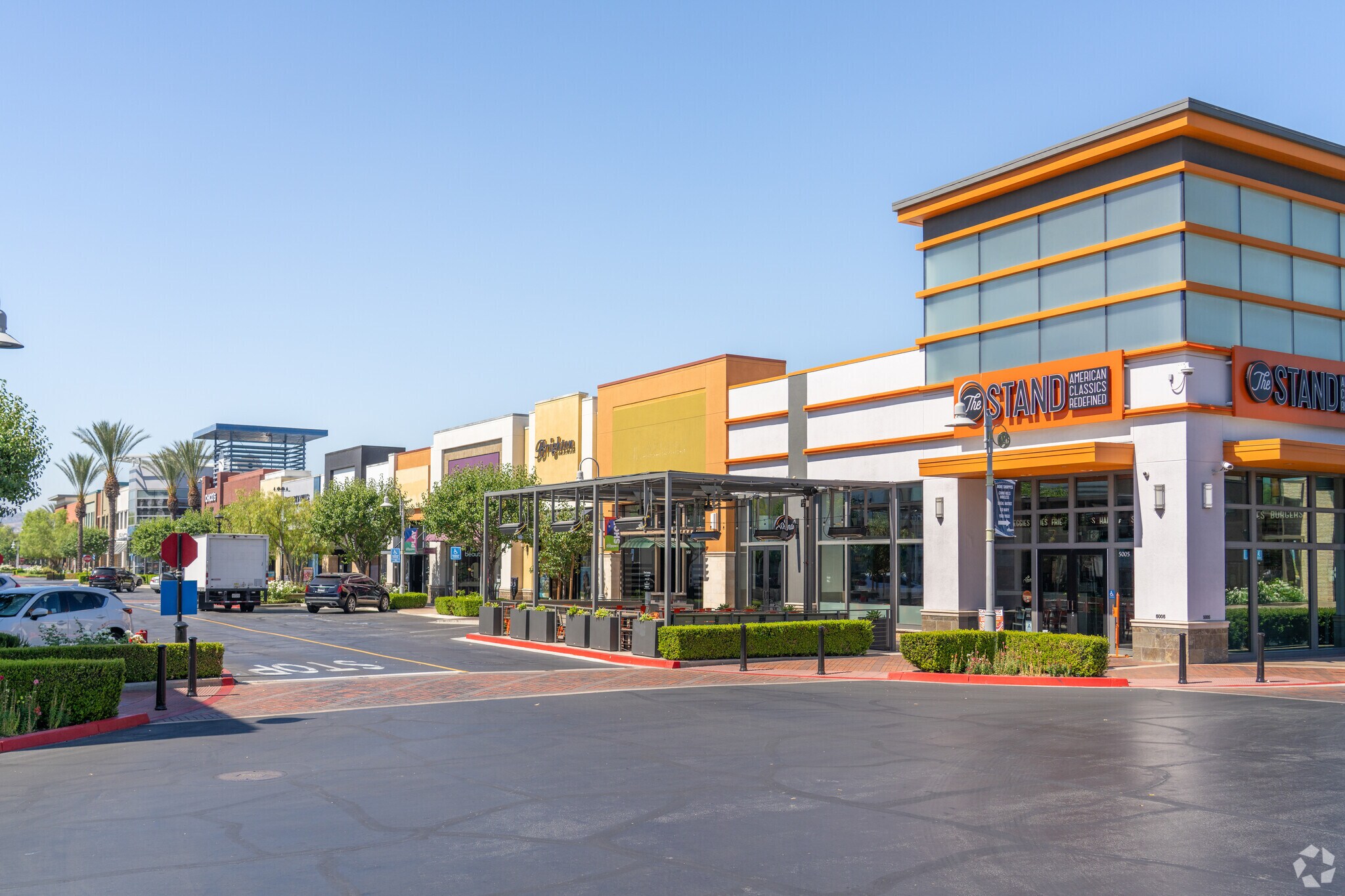 13850-13860 City Center Dr, Chino Hills, CA à vendre Photo principale– Image 1 sur 5