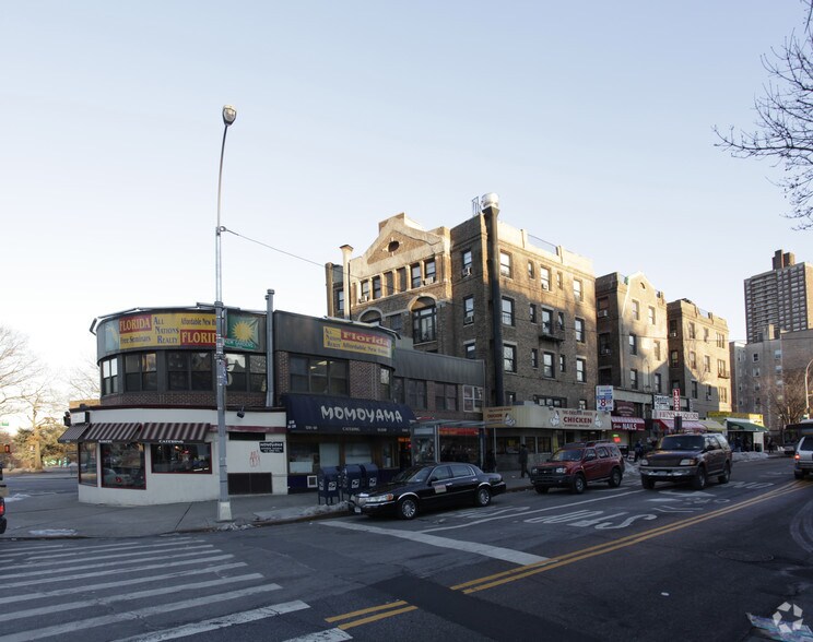 120-10 Queens Blvd, Kew Gardens, NY à louer - Photo de l’immeuble – Image 3 sur 4