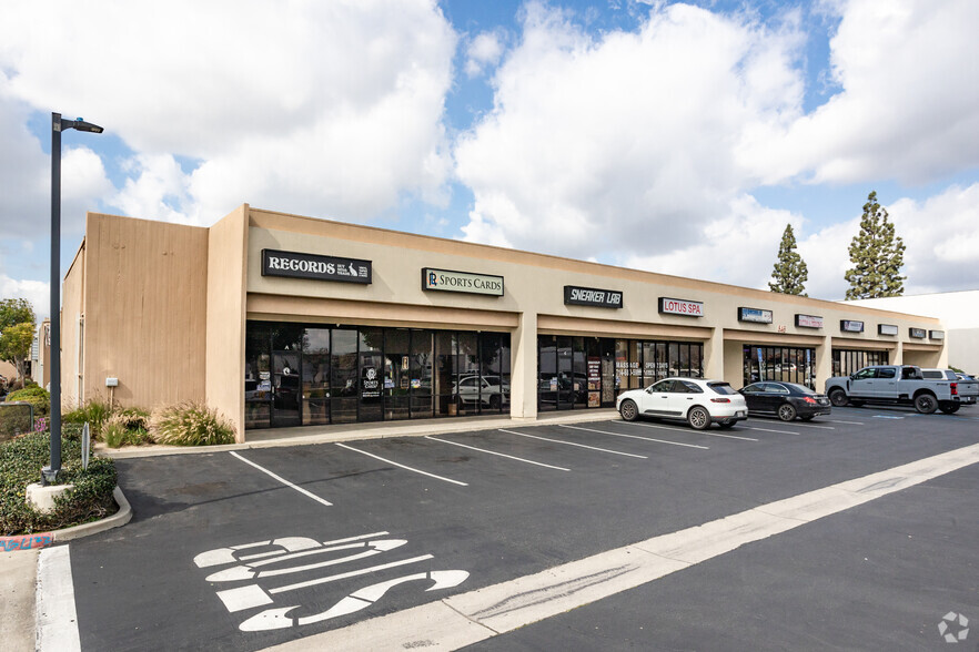 667-759 S State College Blvd, Fullerton, CA à louer - Photo de l’immeuble – Image 3 sur 17