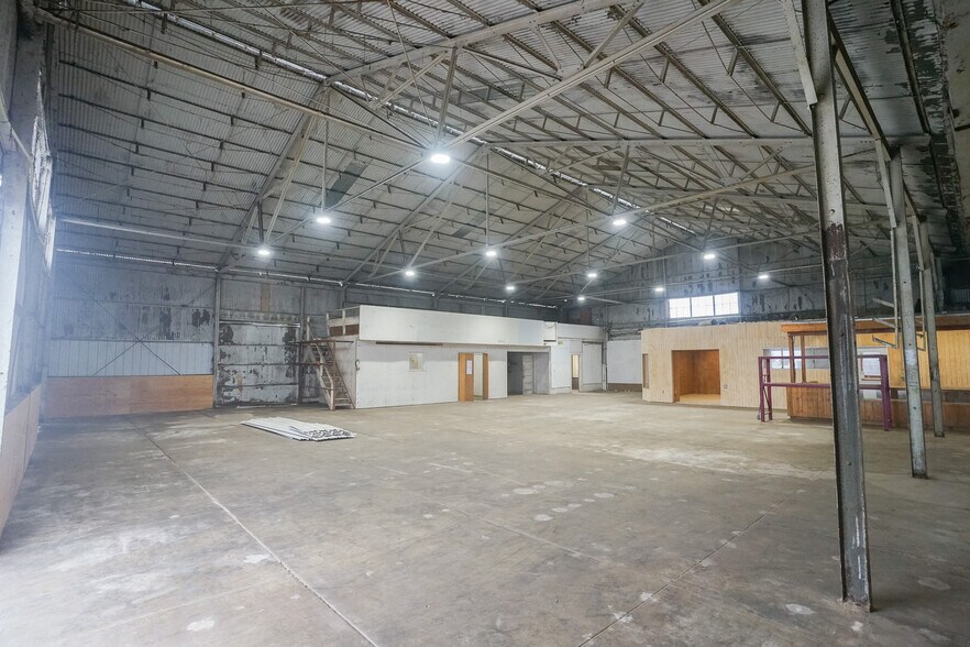 121 N Gateway Dr, Madera, CA à vendre - Photo de l’immeuble – Image 2 sur 21