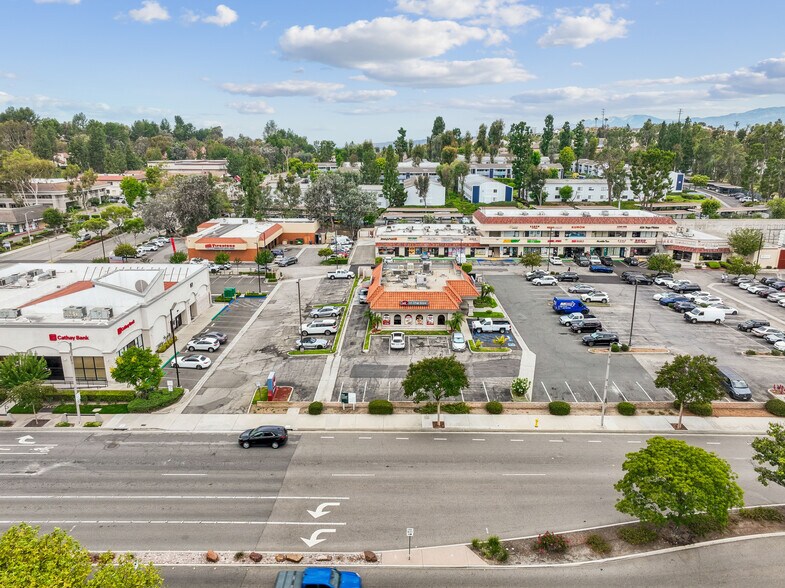 1165 S Diamond Bar Blvd, Diamond Bar, CA à louer - Photo de l’immeuble – Image 1 sur 12