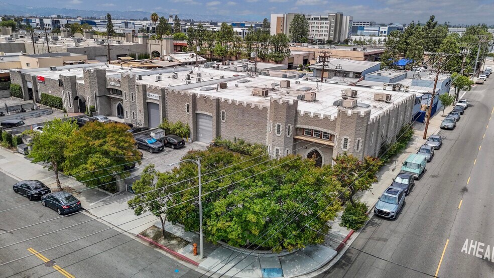 3099 N Lima St, Burbank, CA à louer - Photo de l’immeuble – Image 3 sur 21