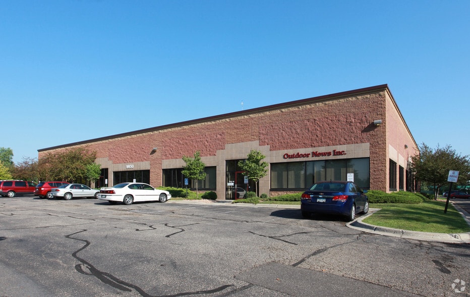 9850 N 51st Ave, Plymouth, MN à louer - Photo principale – Image 1 sur 3