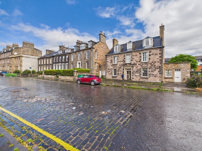 57 Queen Charlotte St, Edinburgh à vendre - Photo de l’immeuble – Image 2 sur 9