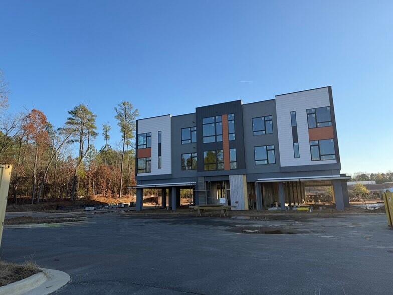 11008 Ingleside Pl, Raleigh, NC à louer - Photo de l’immeuble – Image 3 sur 8