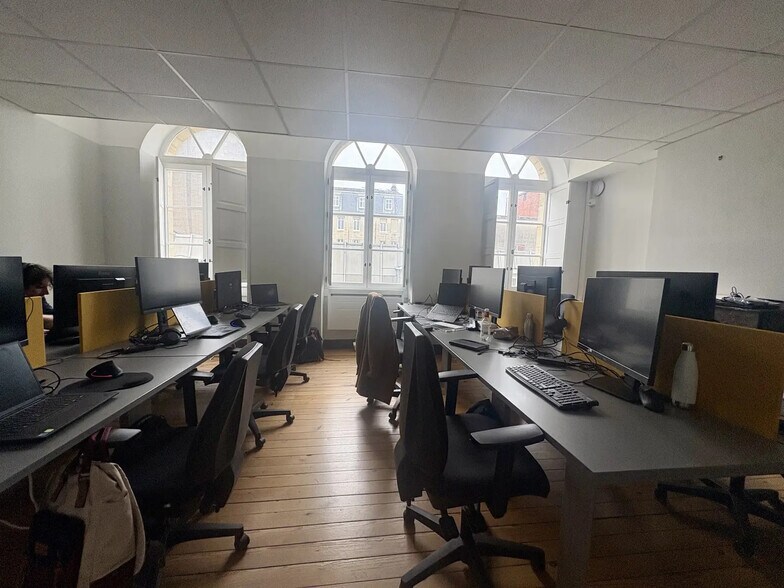 Bureau dans Bordeaux à louer - Photo intérieure – Image 2 sur 16