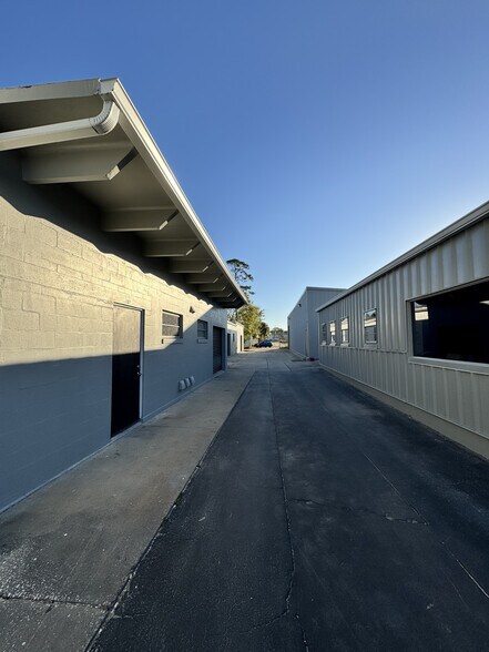 515 Carswell Ave, Daytona Beach, FL à louer - Photo de l’immeuble – Image 2 sur 6