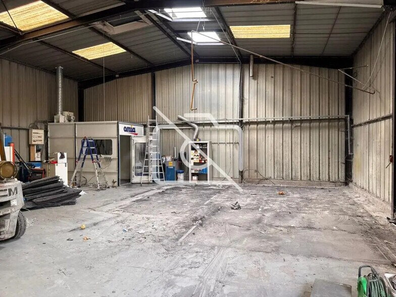 Industriel/Logistique dans Chilly-Mazarin à vendre - Photo intérieure – Image 2 sur 4