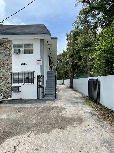 7509 NE 3rd Ave, Miami, FL à vendre - Photo de l’immeuble – Image 2 sur 13