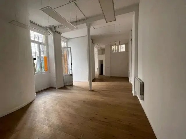 Local commercial dans Paris à louer - Photo intérieure – Image 3 sur 8