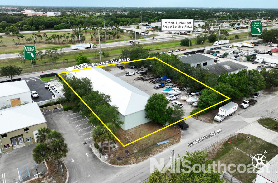 1337 SW South Macedo Blvd, Port Saint Lucie, FL à louer - Photo de l’immeuble – Image 3 sur 6