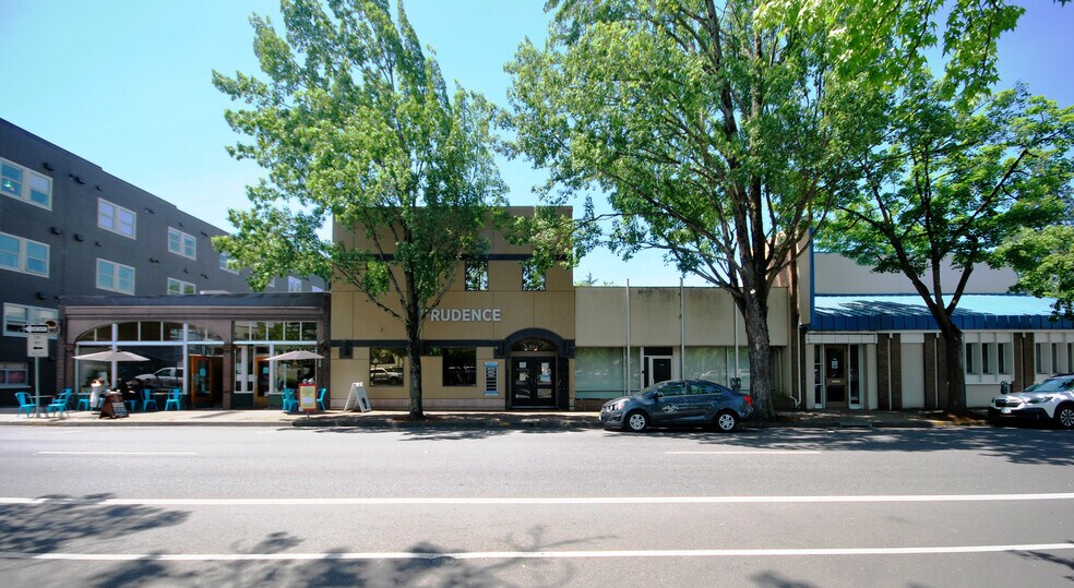 808 Pearl St, Eugene, OR à louer - Photo de l’immeuble – Image 3 sur 3