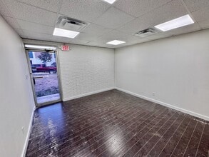 9707 Ball St, San Antonio, TX à louer Photo intérieure– Image 2 sur 13