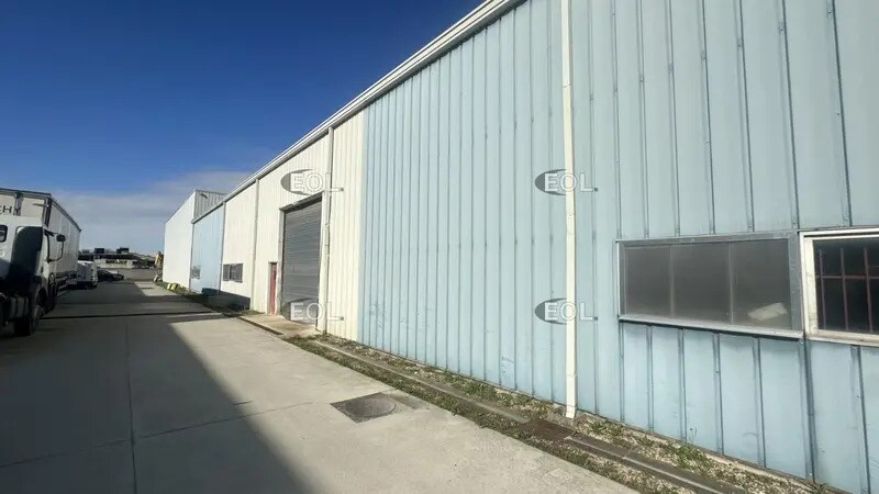 Industriel/Logistique dans Ozoir-la-Ferrière à louer Photo de l’immeuble– Image 1 sur 6
