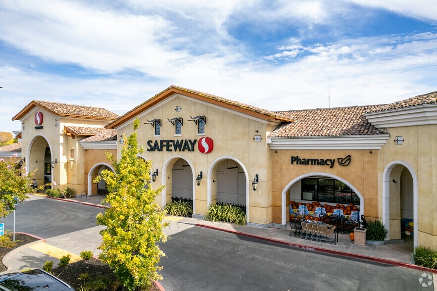Nave Dr, Novato, CA à louer - Photo principale – Image 1 sur 3