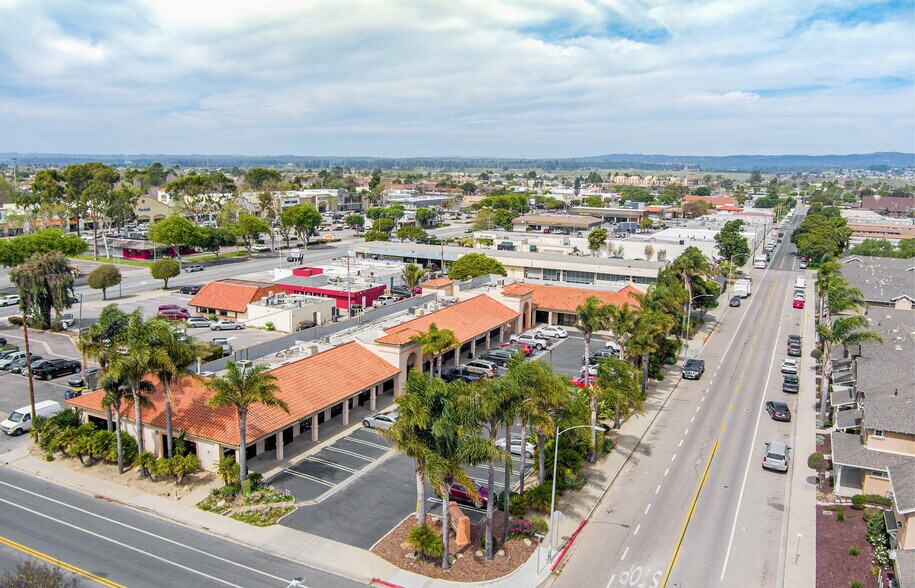 115 E College Ave, Lompoc, CA à vendre - Photo principale – Image 1 sur 5