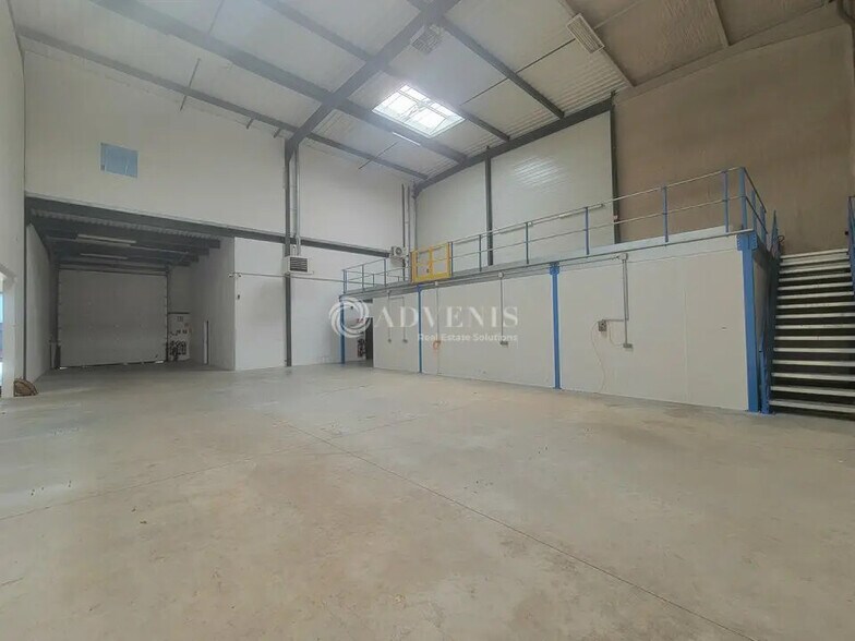 Local d’activités dans Saint-Denis à louer - Photo intérieure – Image 3 sur 12